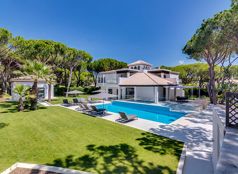 Central Algarve villa